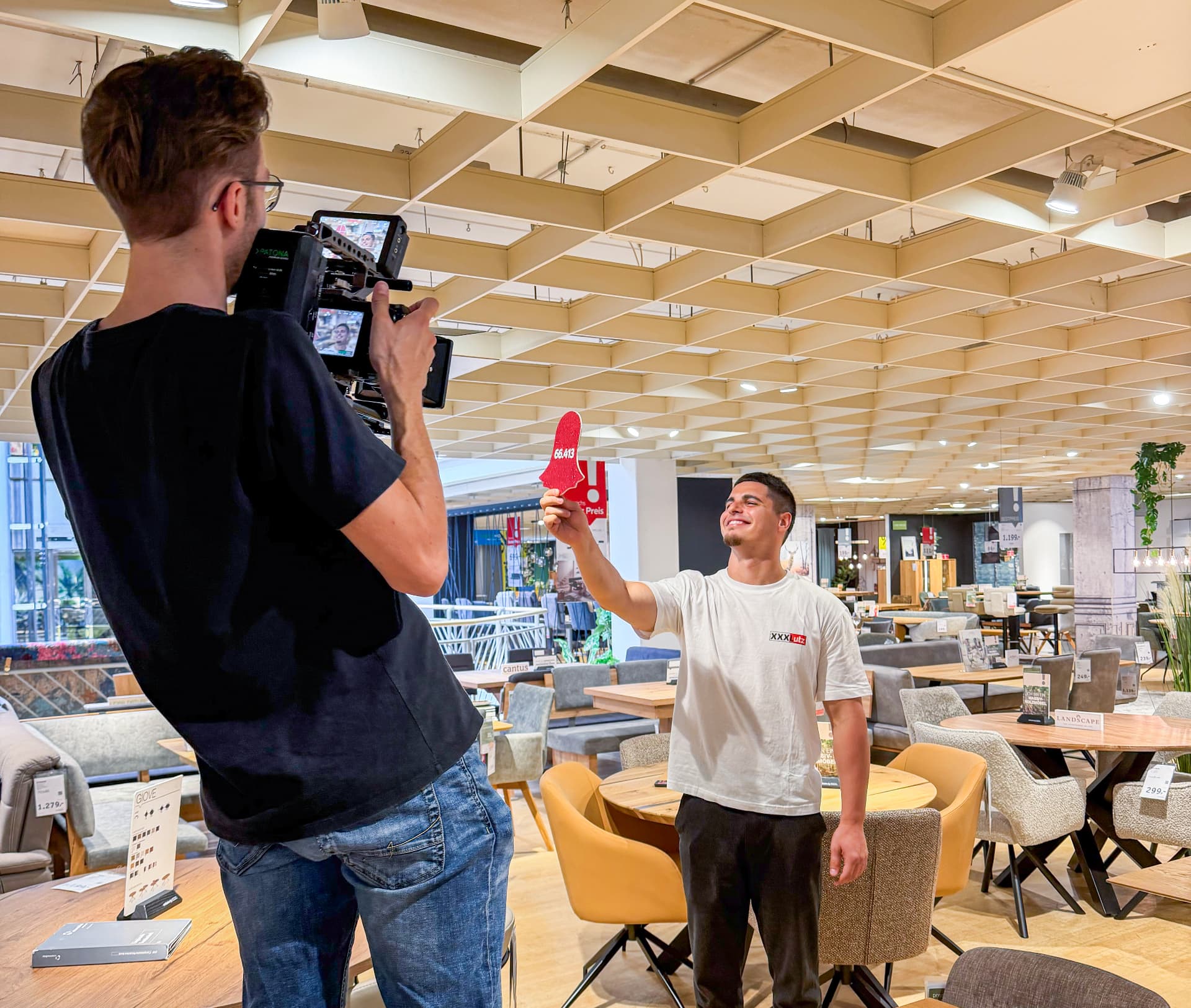 MediaBrothers bei einer Social-Media-Content-Produktion für XXXLutz